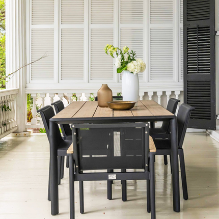 Luxury Outdoor Dining Chairs: Balancing Comfort, Style, and Functionality