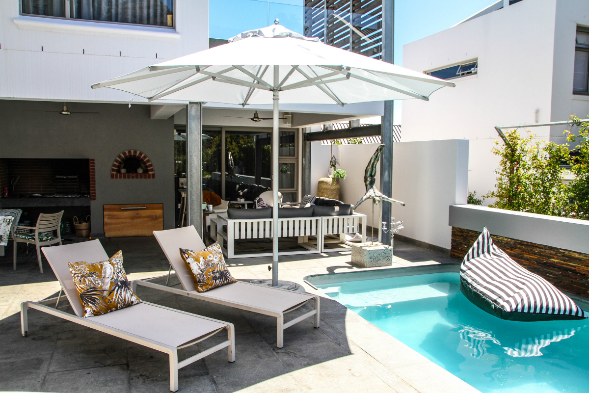 The Materials Behind Long-Lasting Luxury: Teak &amp; Powder-Coated Aluminum