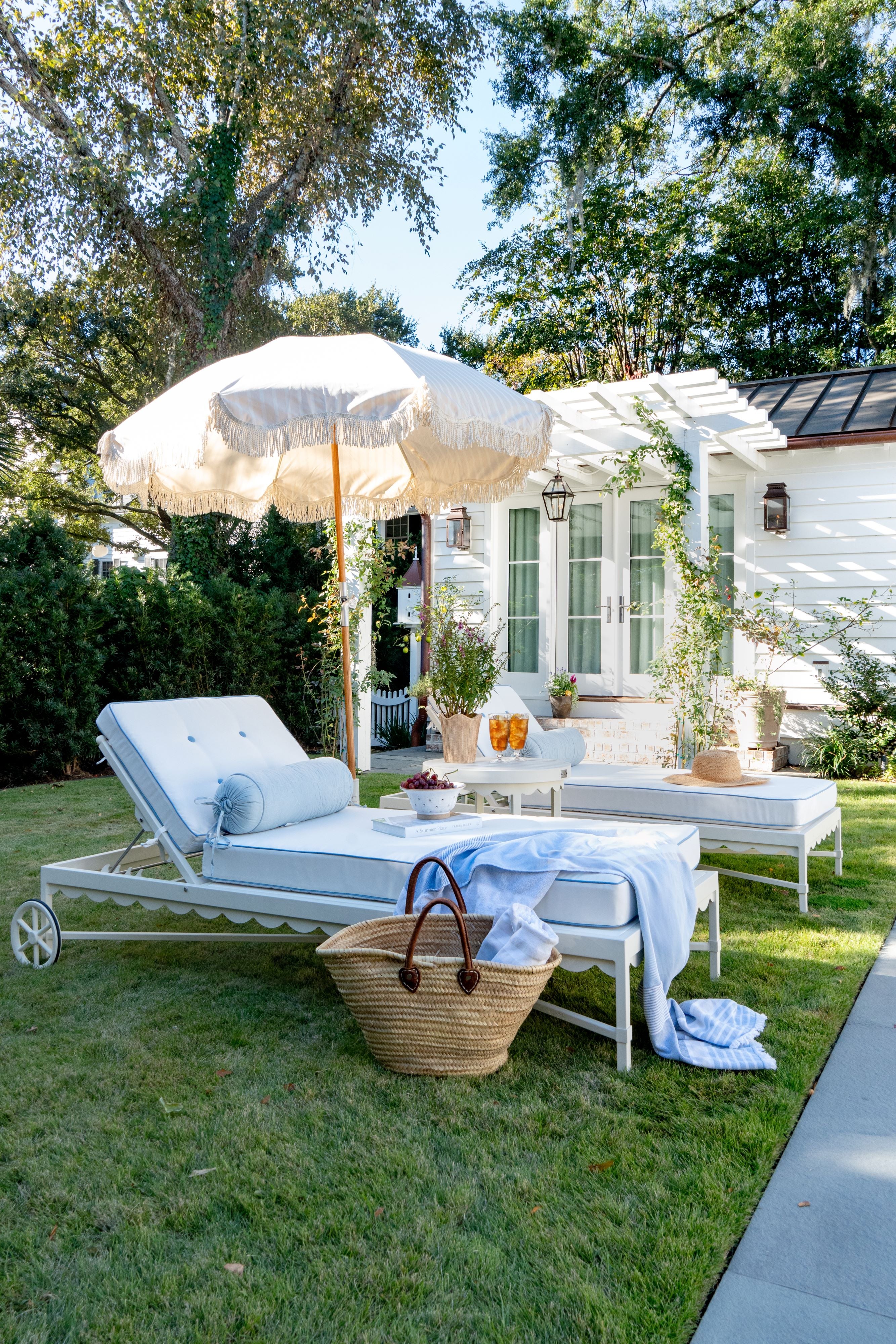 Riviera Outdoor Chaise Lounge